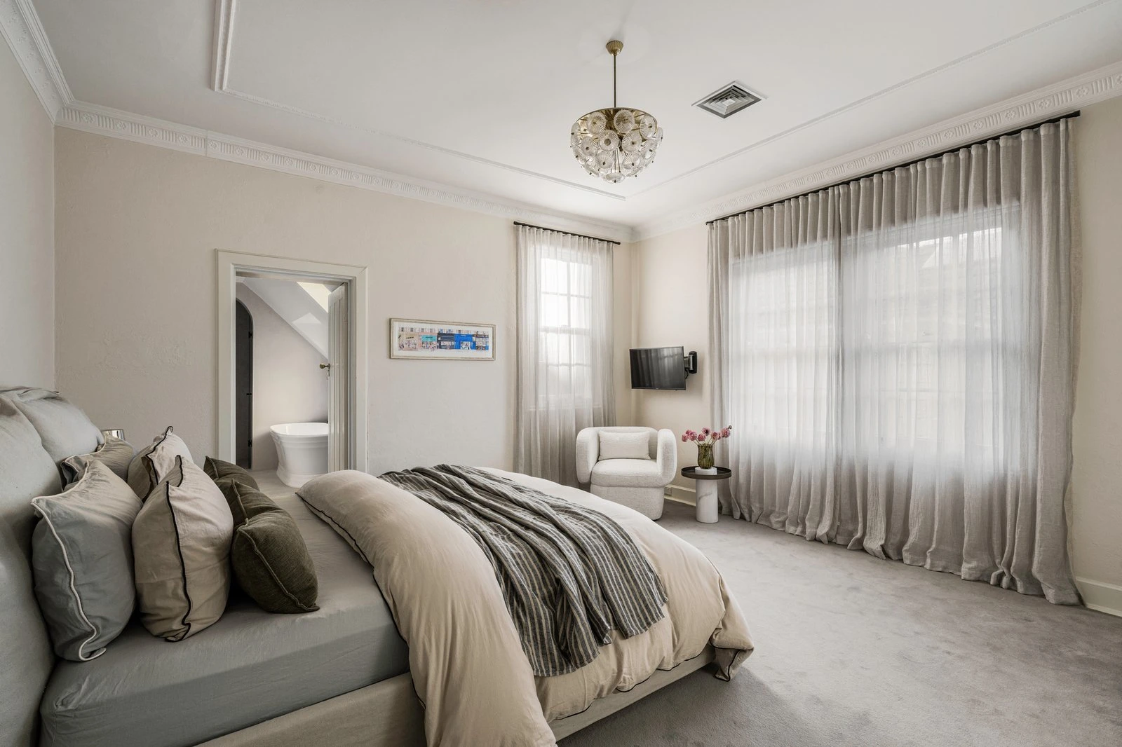 32 Linlithgow Road, Toorak, 3142