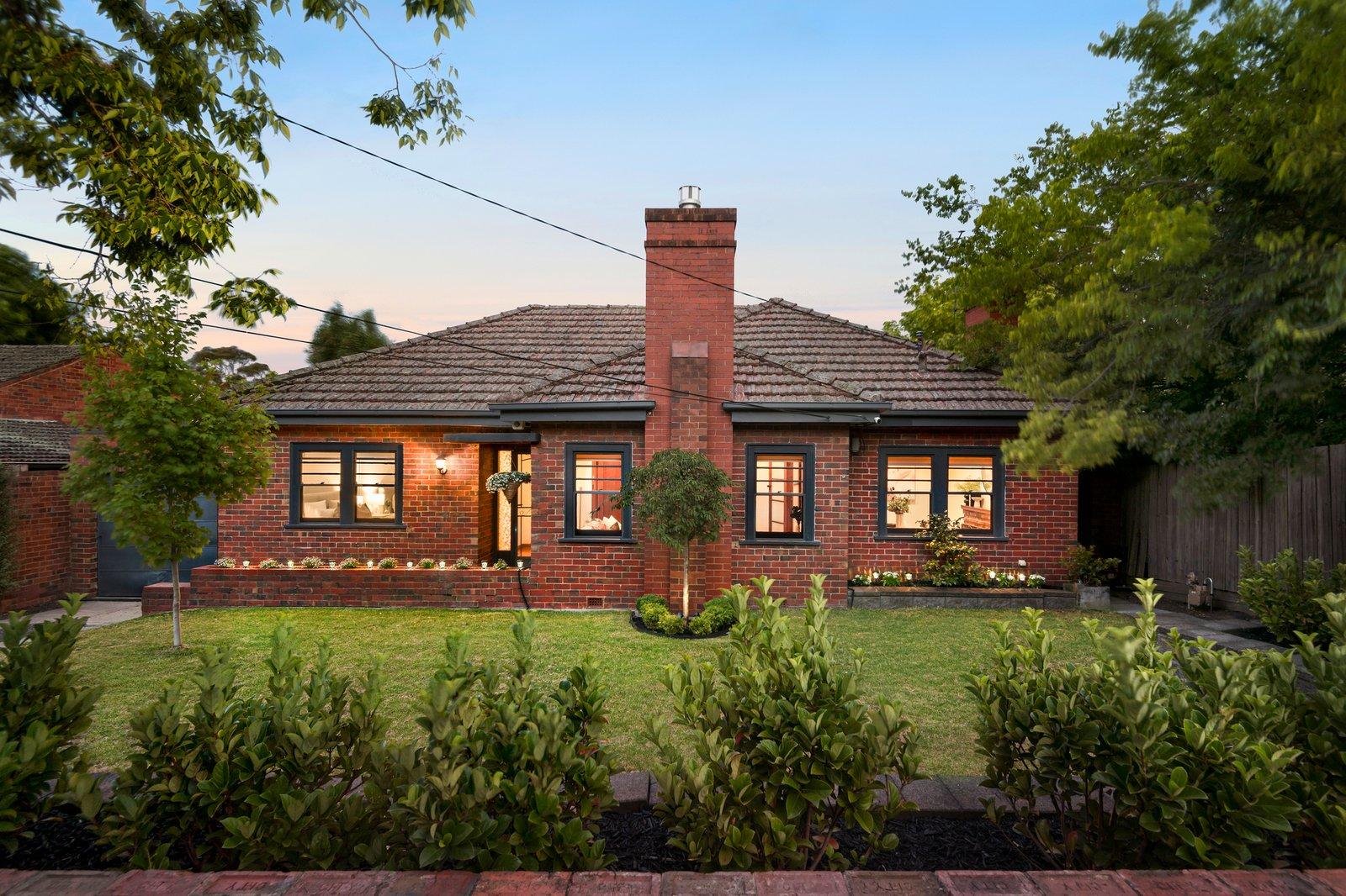 33 Cairnes Crescent, Malvern East, 3145