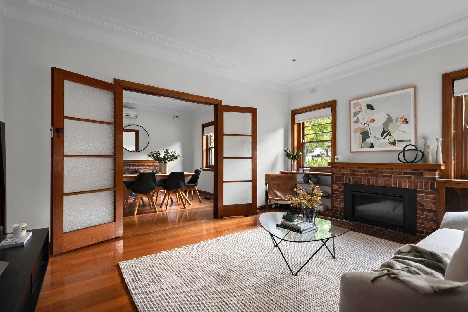 33 Cairnes Crescent, Malvern East, 3145