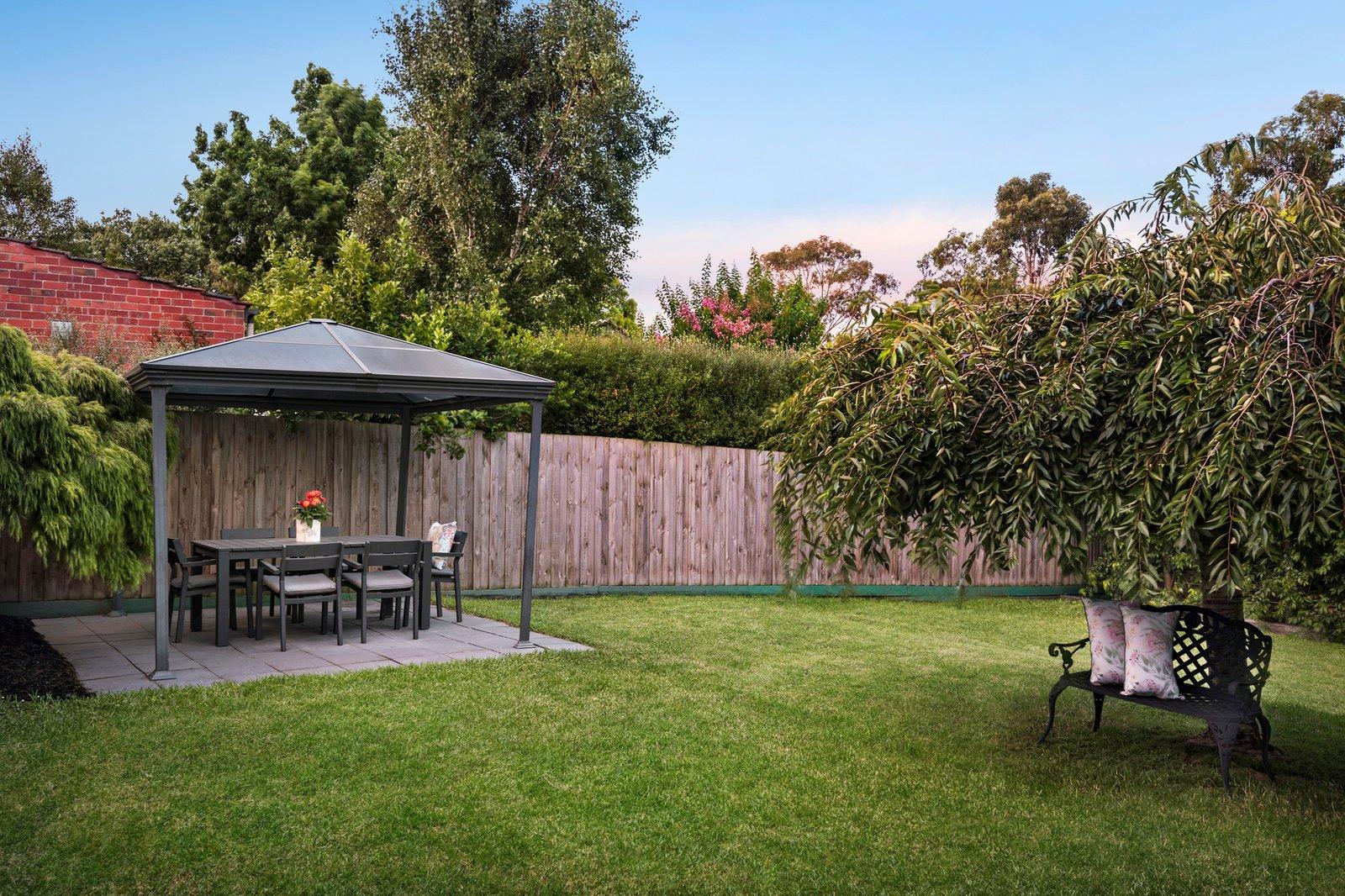 33 Cairnes Crescent, Malvern East, 3145