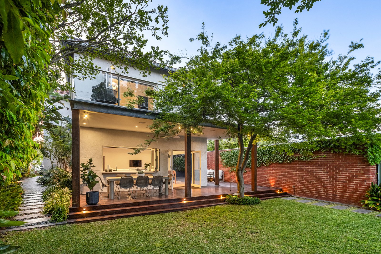 34 Riddell Parade, Elsternwick, 3185