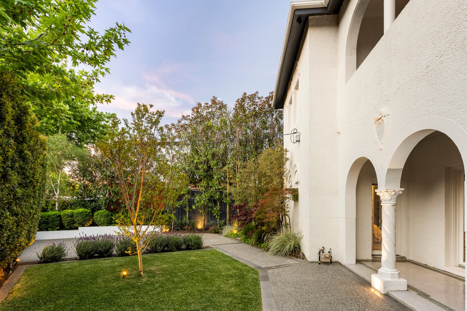 34 Riddell Parade, Elsternwick, 3185