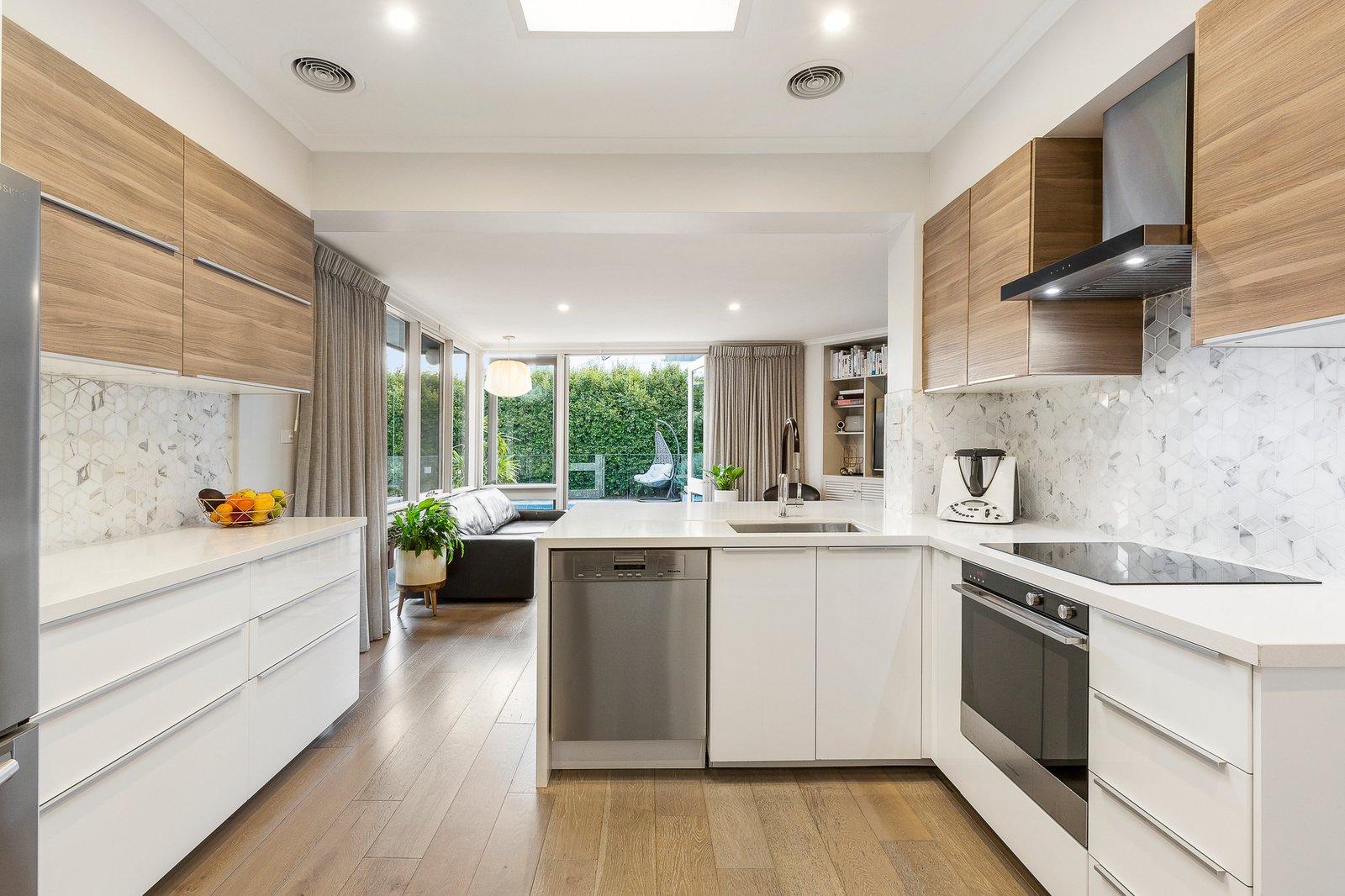 35 Canberra Grove, Brighton East, 3187