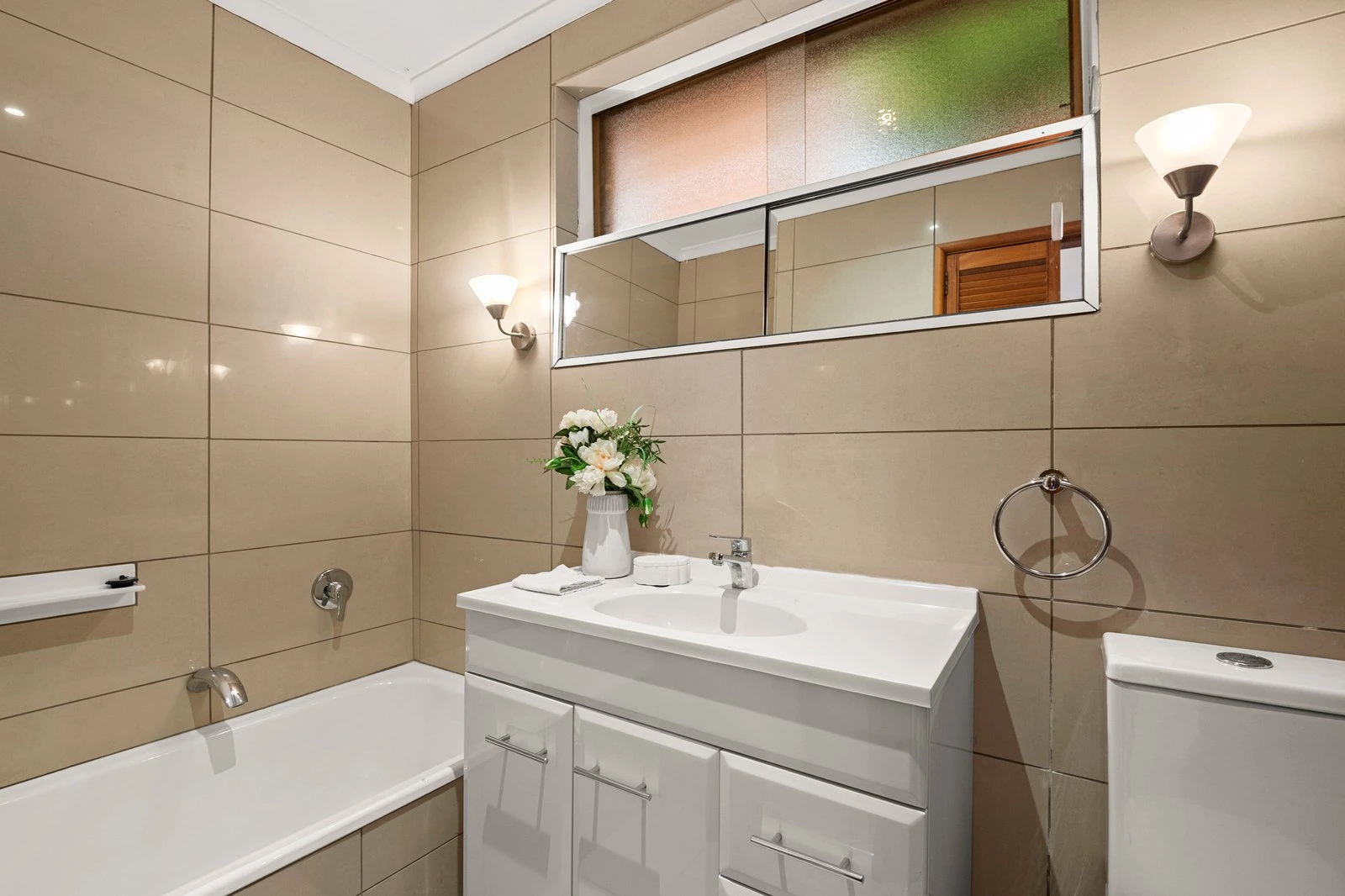 350-352 Doncaster Road, Balwyn North, 3104