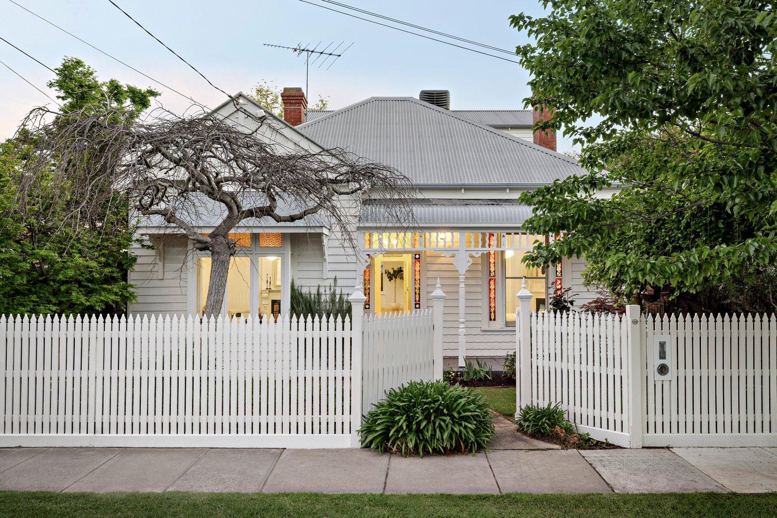 36 Holywood Grove, Carnegie, 3163