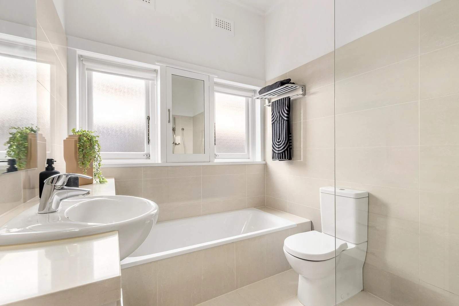 37 Somerset Road, Glen Iris, 3146