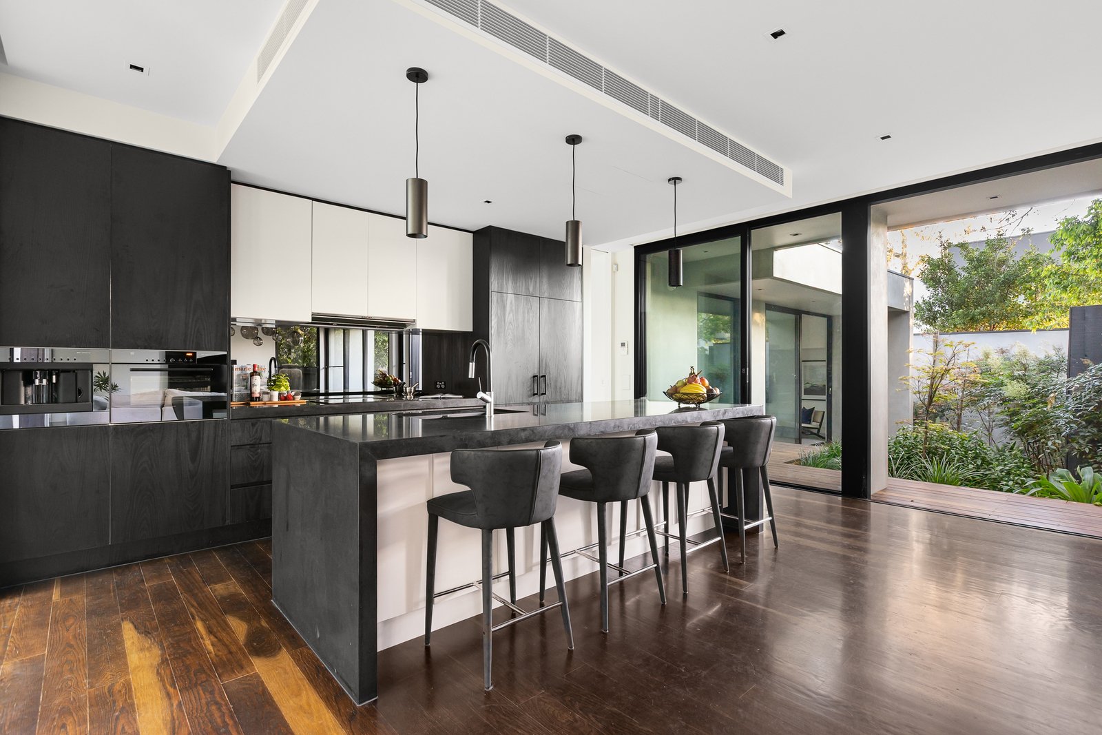 4 Glan Avon Road, Hawthorn, 3122