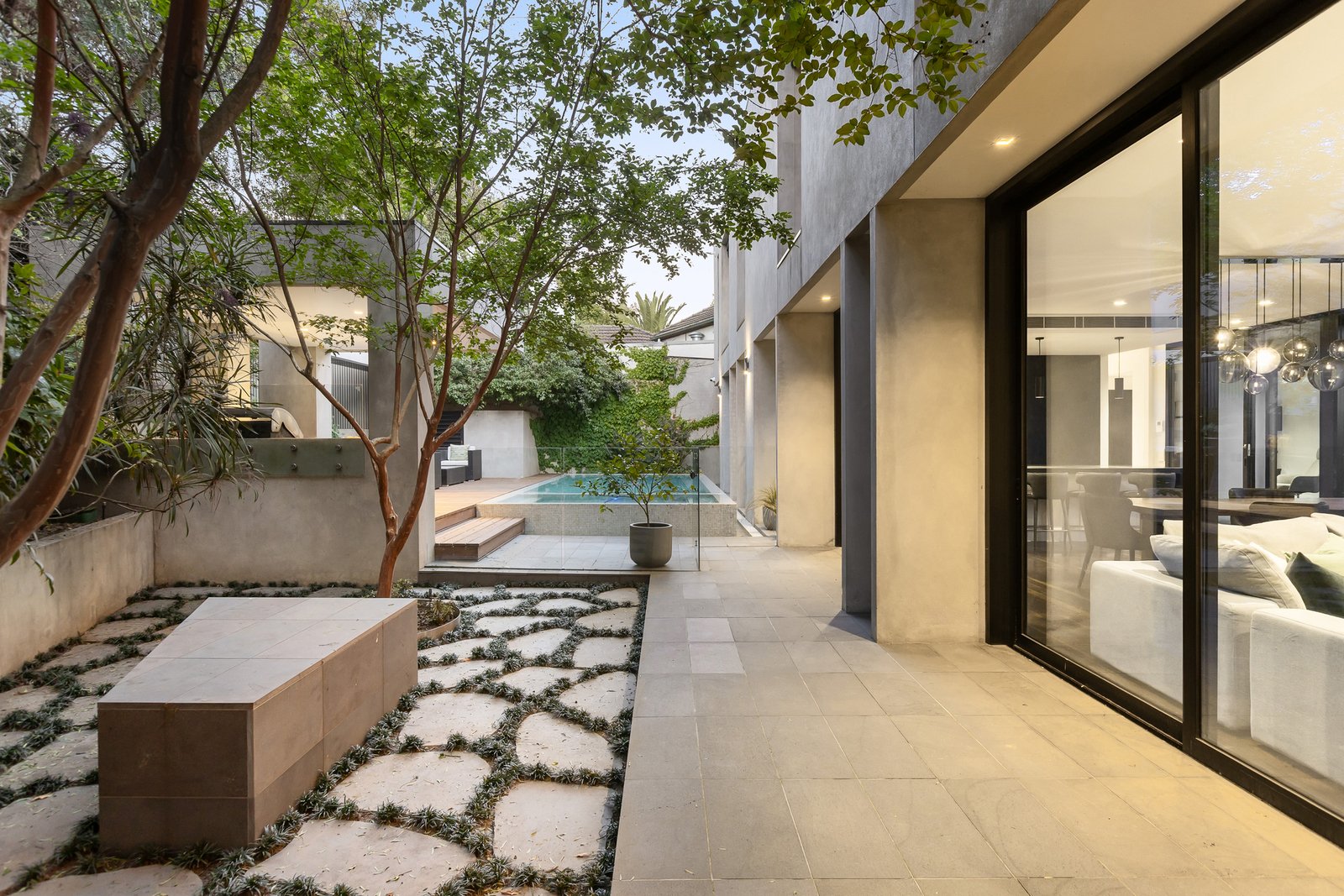 4 Glan Avon Road, Hawthorn, 3122