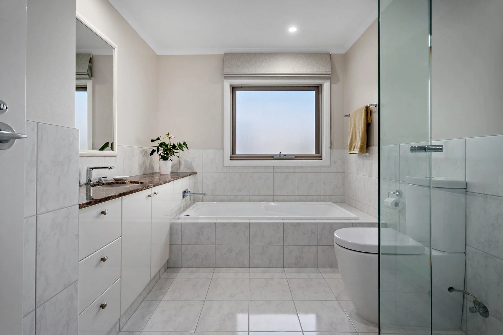 4 Hobsons Bay Parade, Port Melbourne, 3207