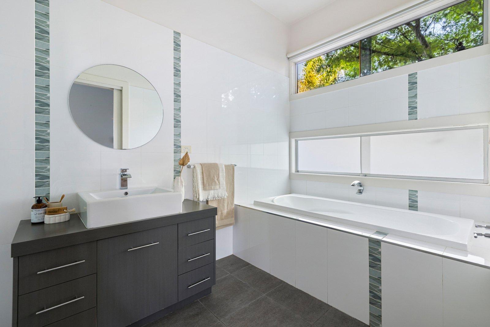 4 Lakeview Grove, Mornington, 3931