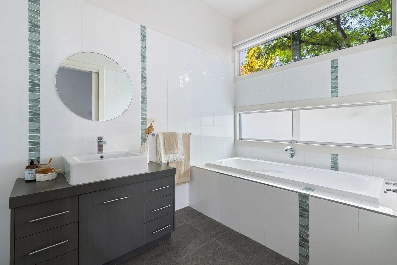 4 Lakeview Grove, Mornington, 3931