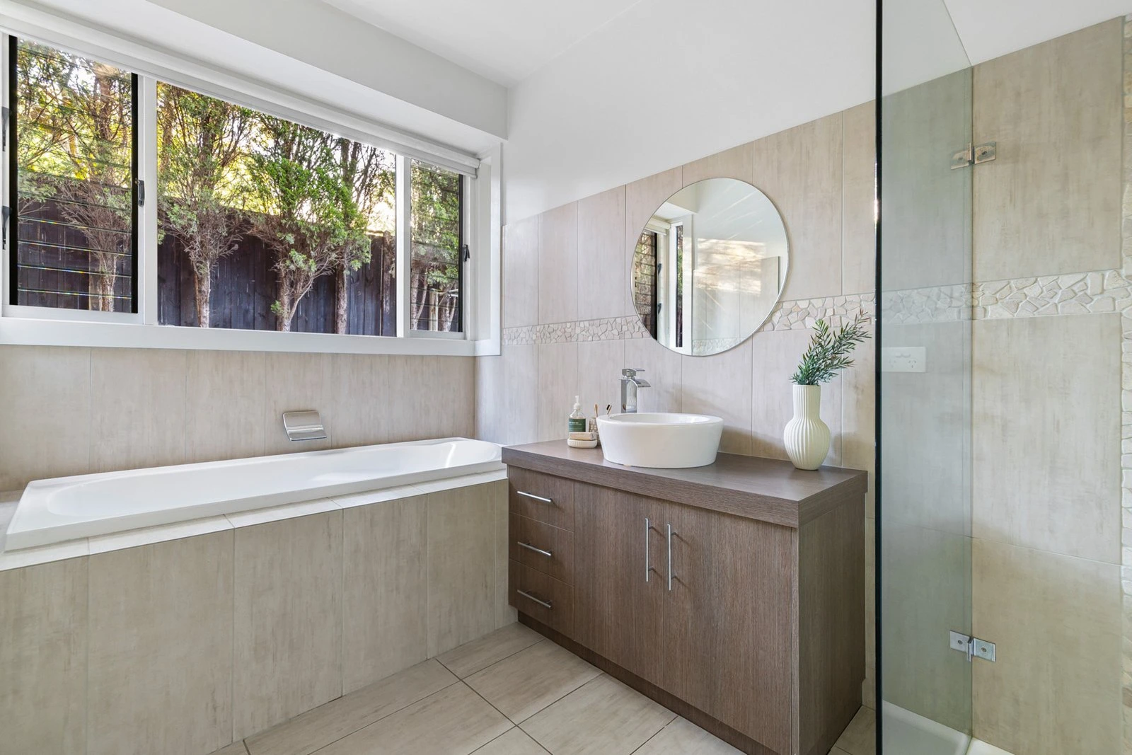 4 Lakeview Grove, Mornington, 3931