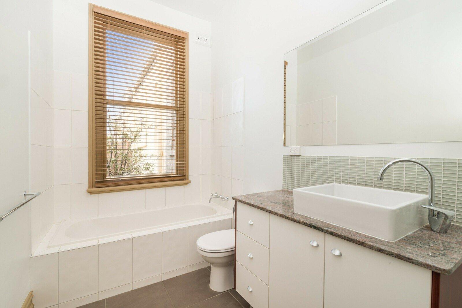 40 The Avenue, Parkville, 3052