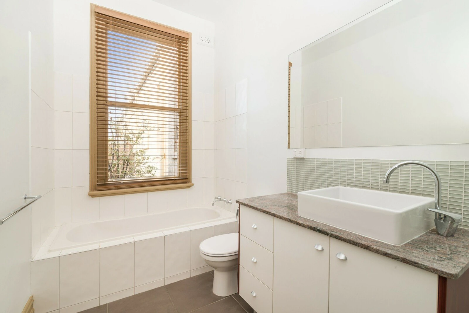 40 The Avenue, Parkville, 3052