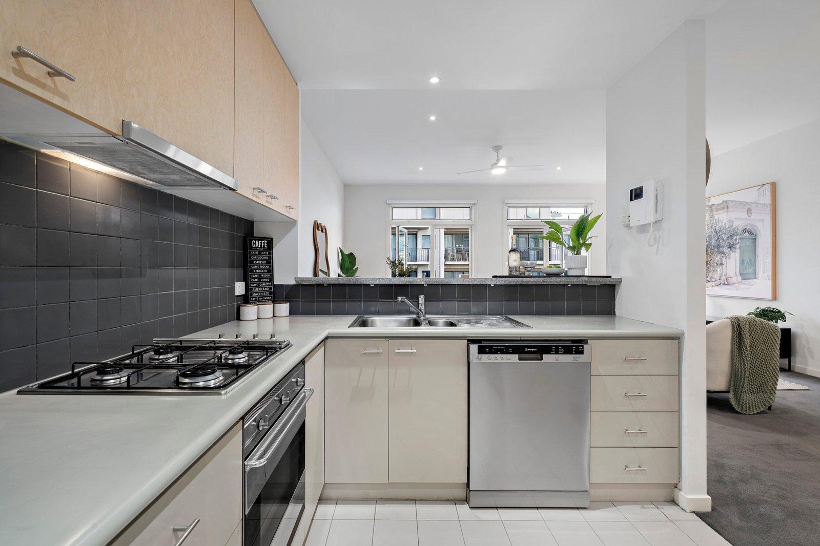 404/88 Beach Street, Port Melbourne, 3207