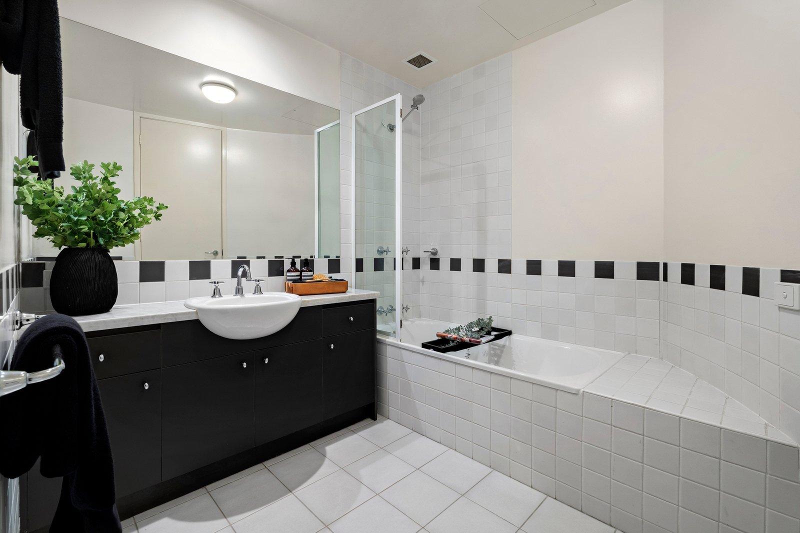 404/88 Beach Street, Port Melbourne, 3207