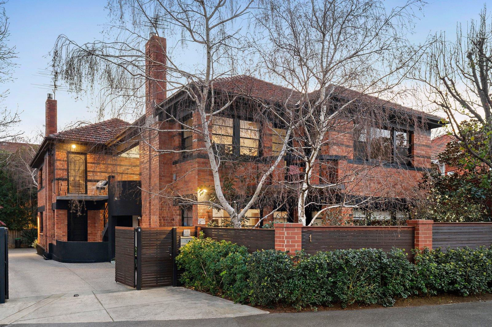 4/1 Garden Court, Elwood, 3184