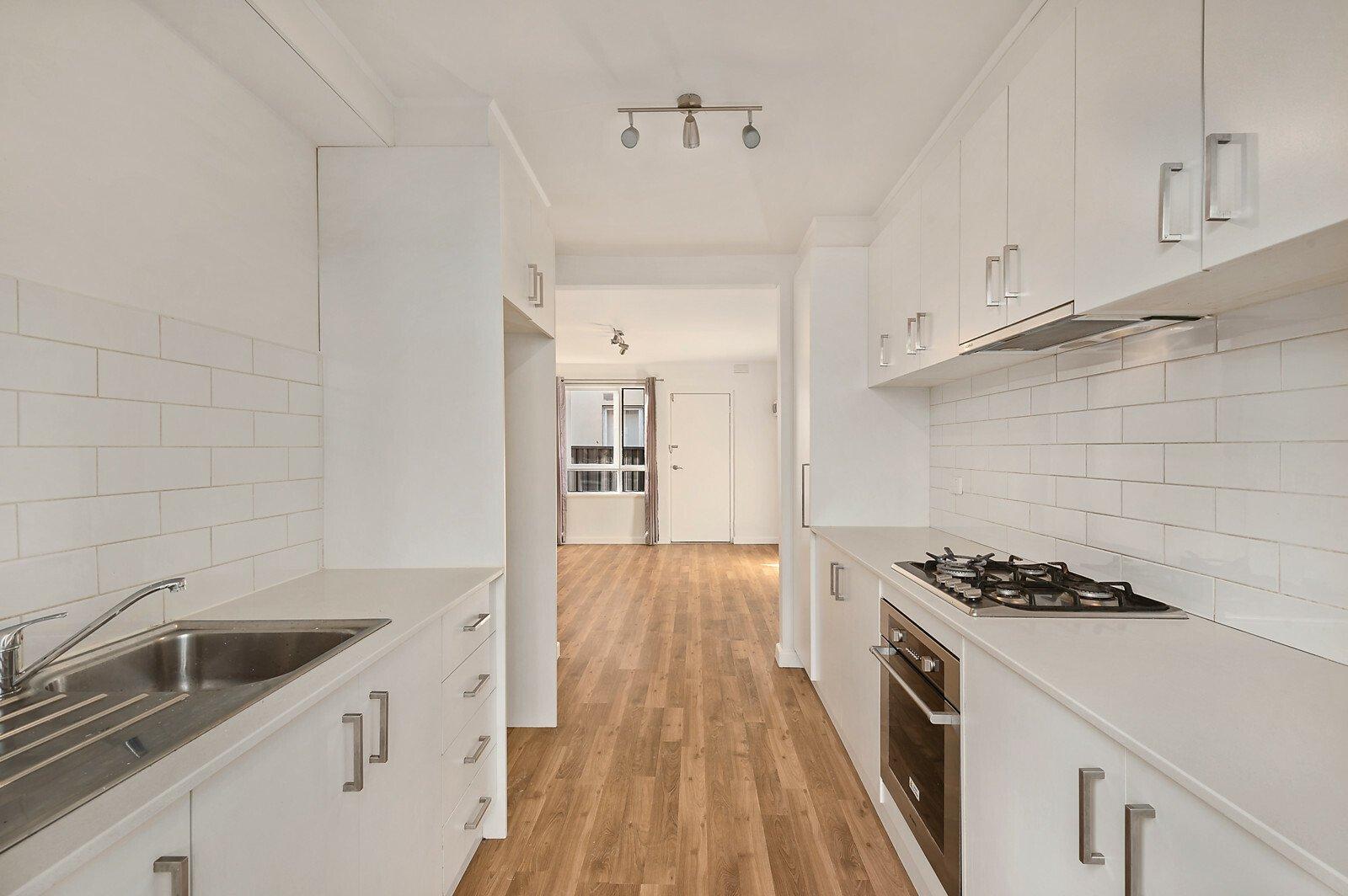 4/13 Lewisham Road, Prahran, 3181