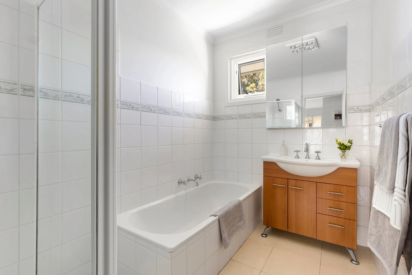 4/14 Tollington Avenue, Malvern East, 3145