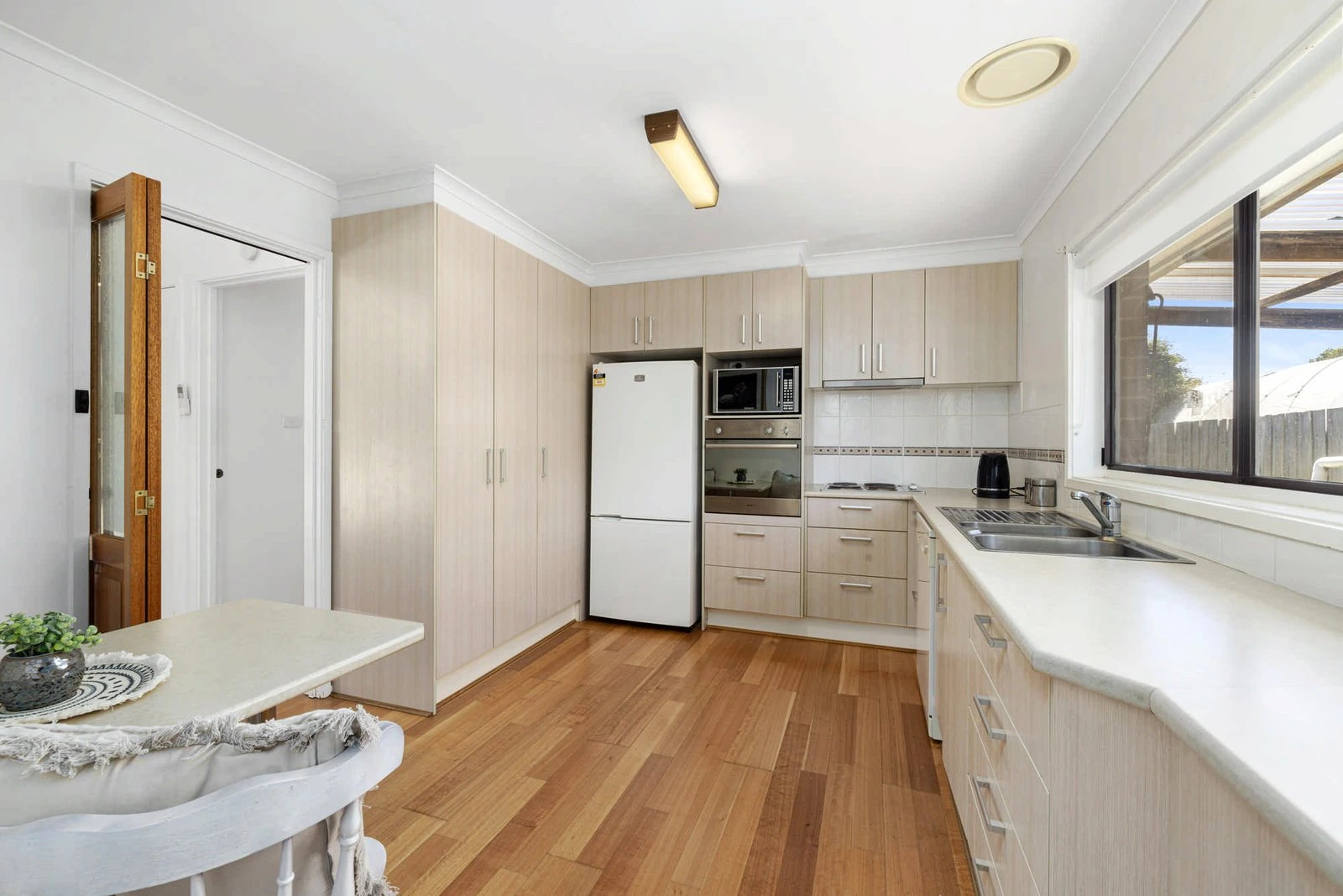 4/17-19 Van Ness Avenue, Mornington, 3931