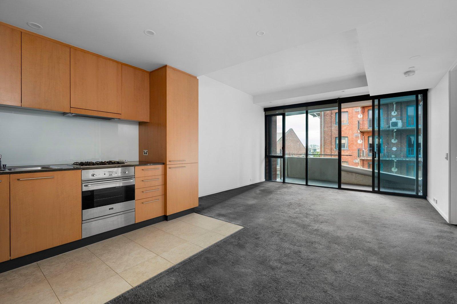 42/2 Esplanade West, Port Melbourne, 3207