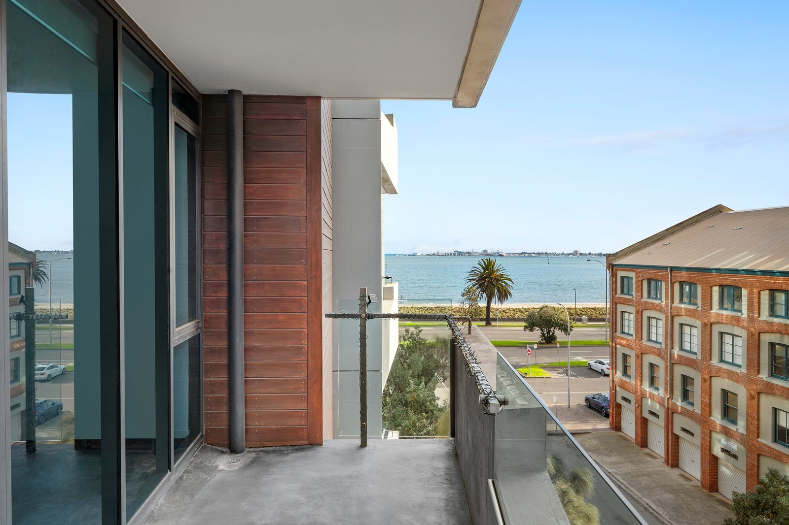 42/2 Esplanade West, Port Melbourne, 3207