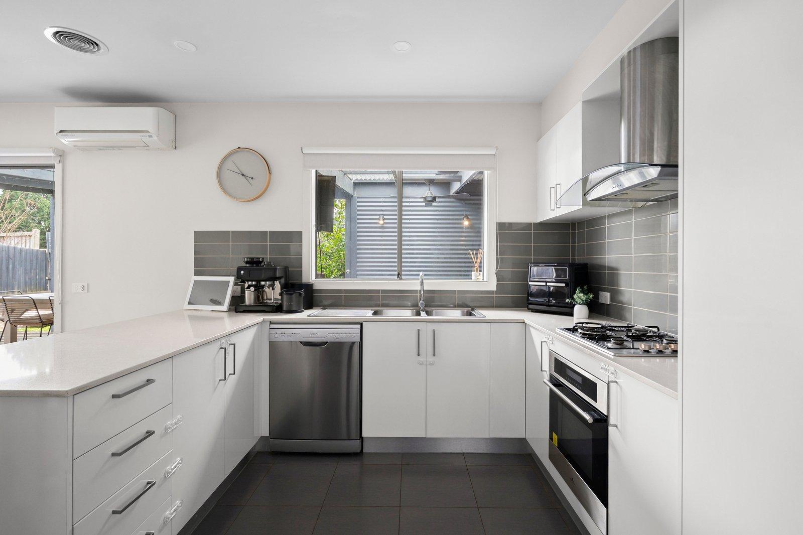43 Norfolk Pine Circuit, Somerville, 3912