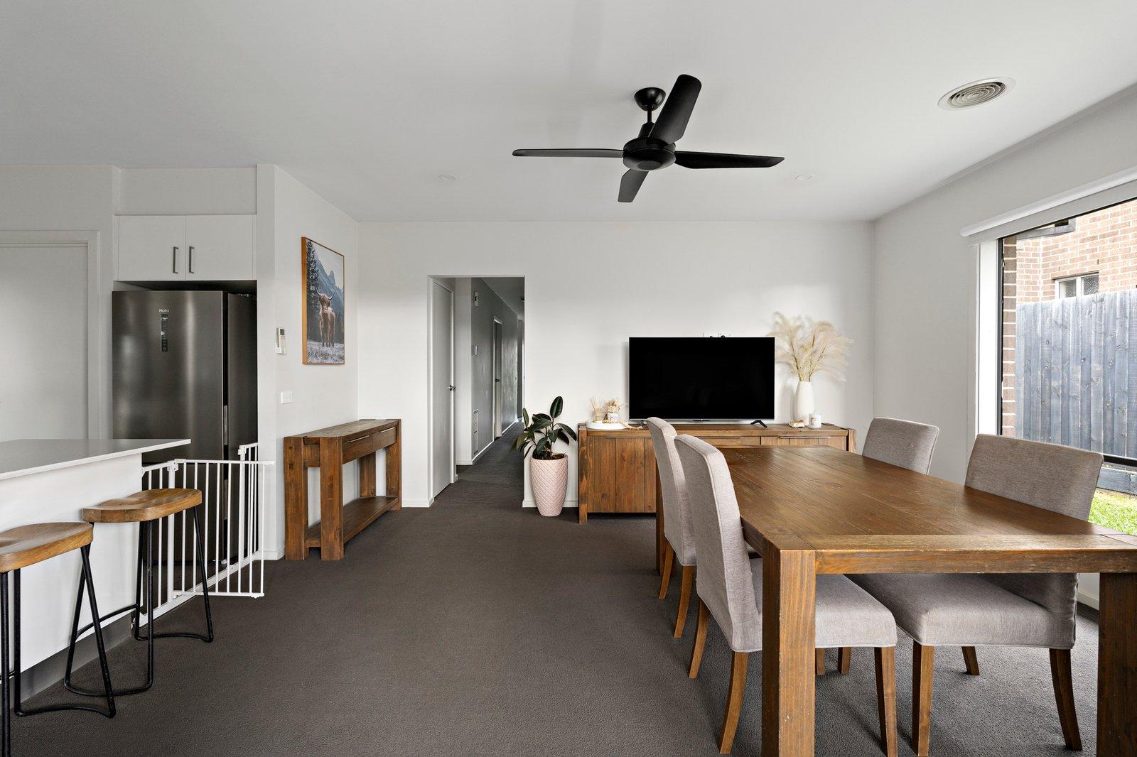 43 Norfolk Pine Circuit, Somerville, 3912