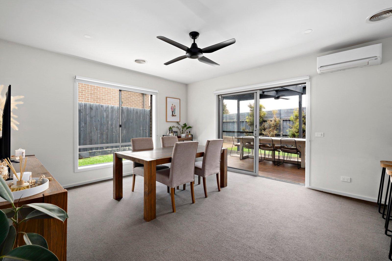 43 Norfolk Pine Circuit, Somerville, 3912