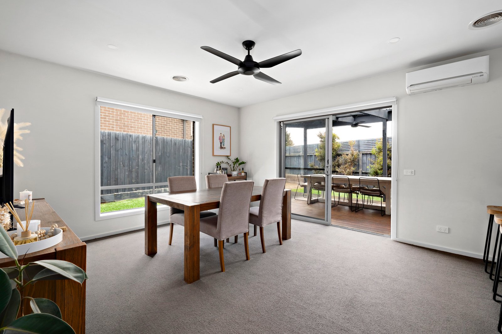 43 Norfolk Pine Circuit, Somerville, 3912