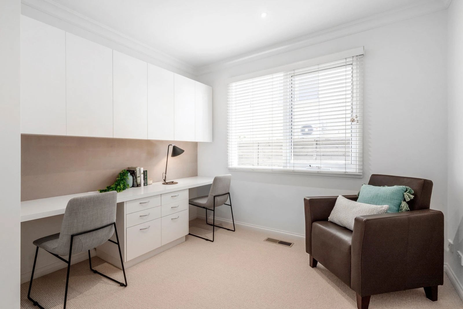 44 Swan Street, Blackburn South, 3130