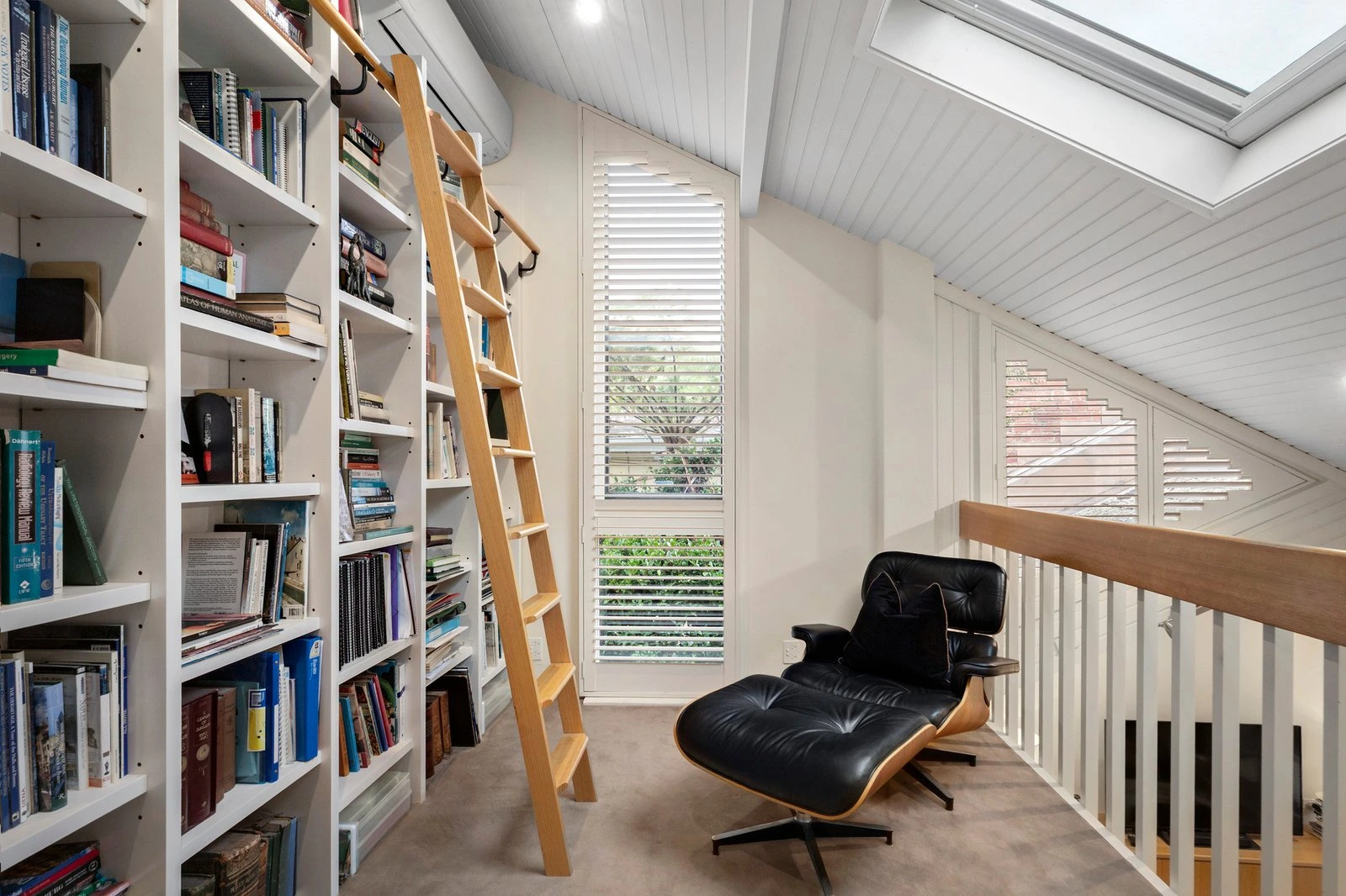48 Howe Crescent, South Melbourne, 3205