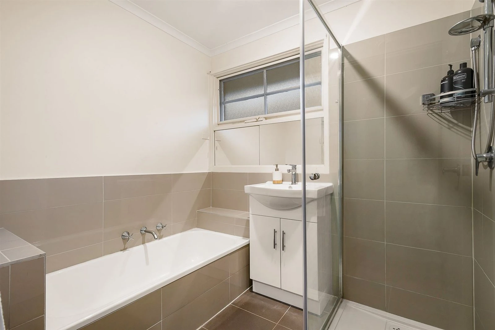 4/9 Middlesex Road, Surrey Hills, 3127
