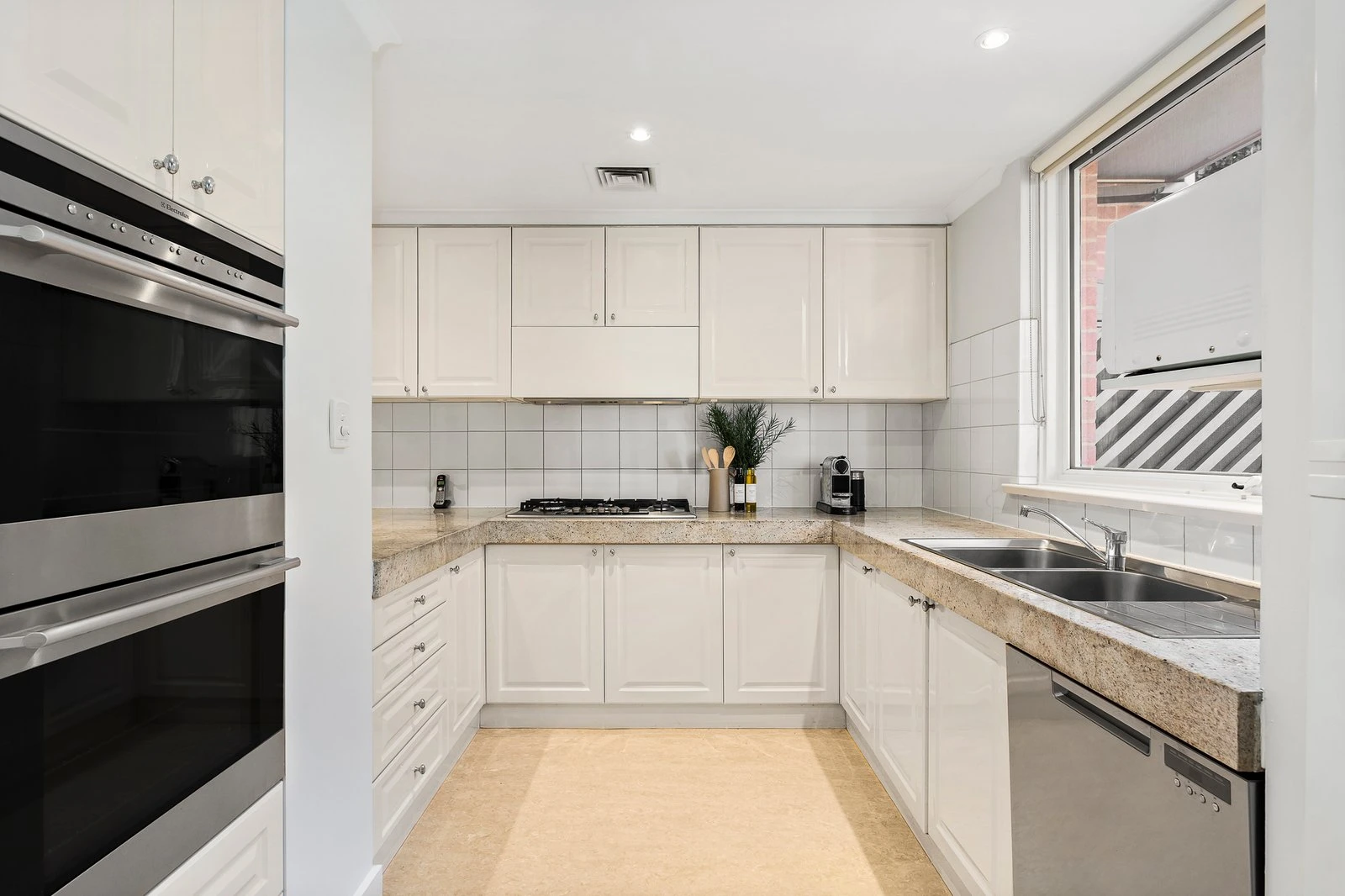 5 Ellesmore Court, Kew, 3101