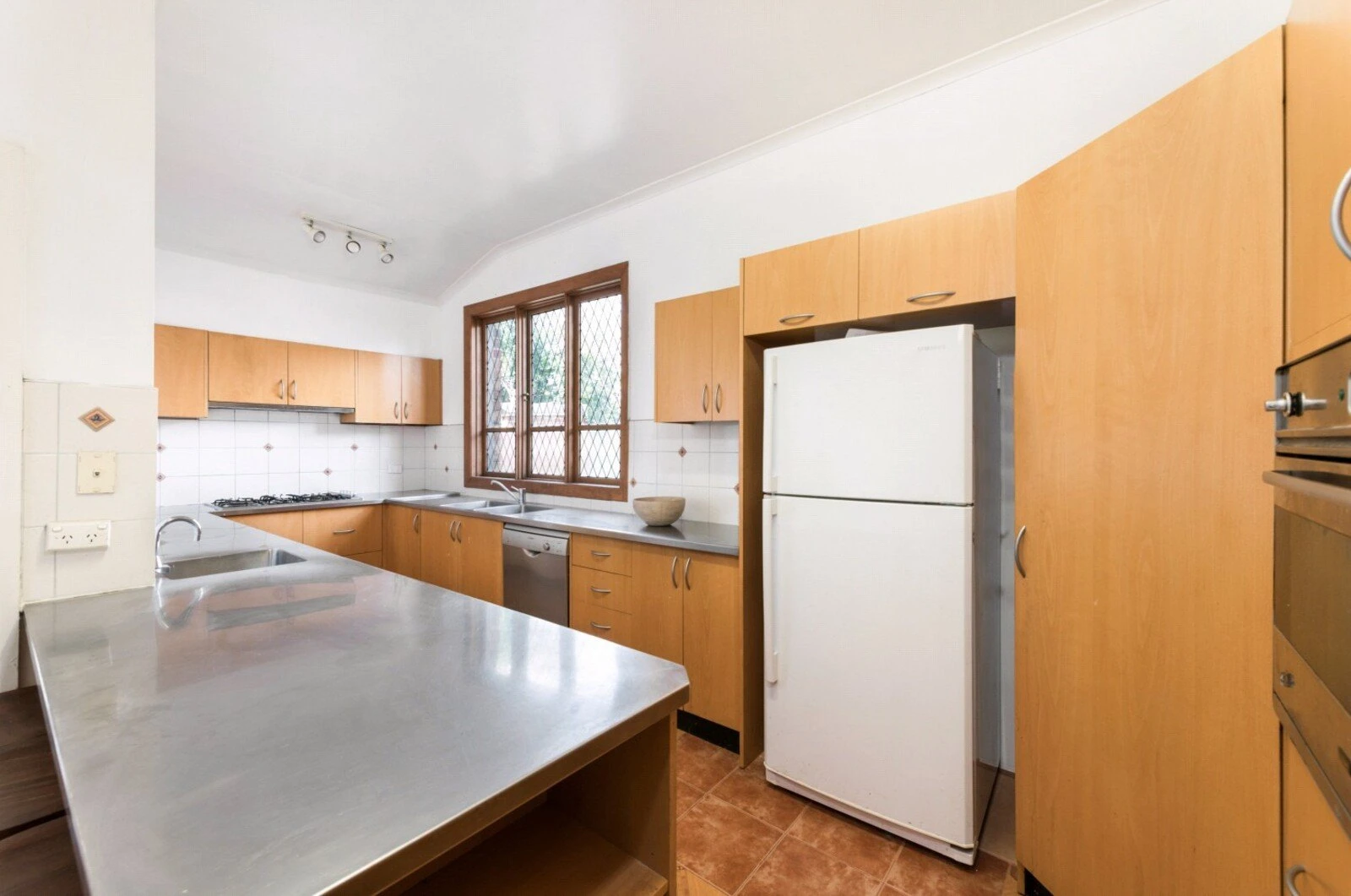 5 Tower Hill Road, Glen Iris, 3146