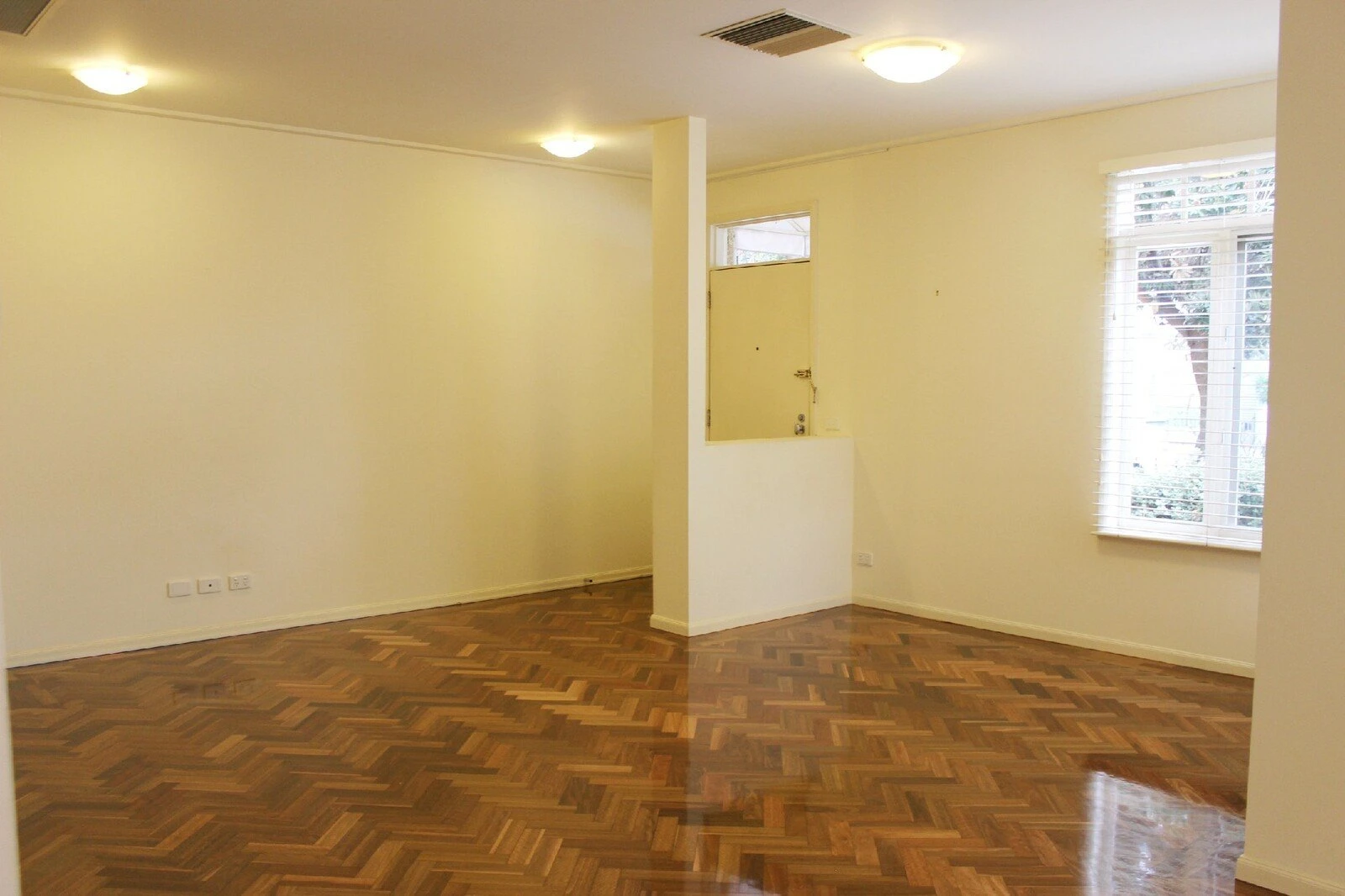 52 Esplanade West, Port Melbourne, 3207
