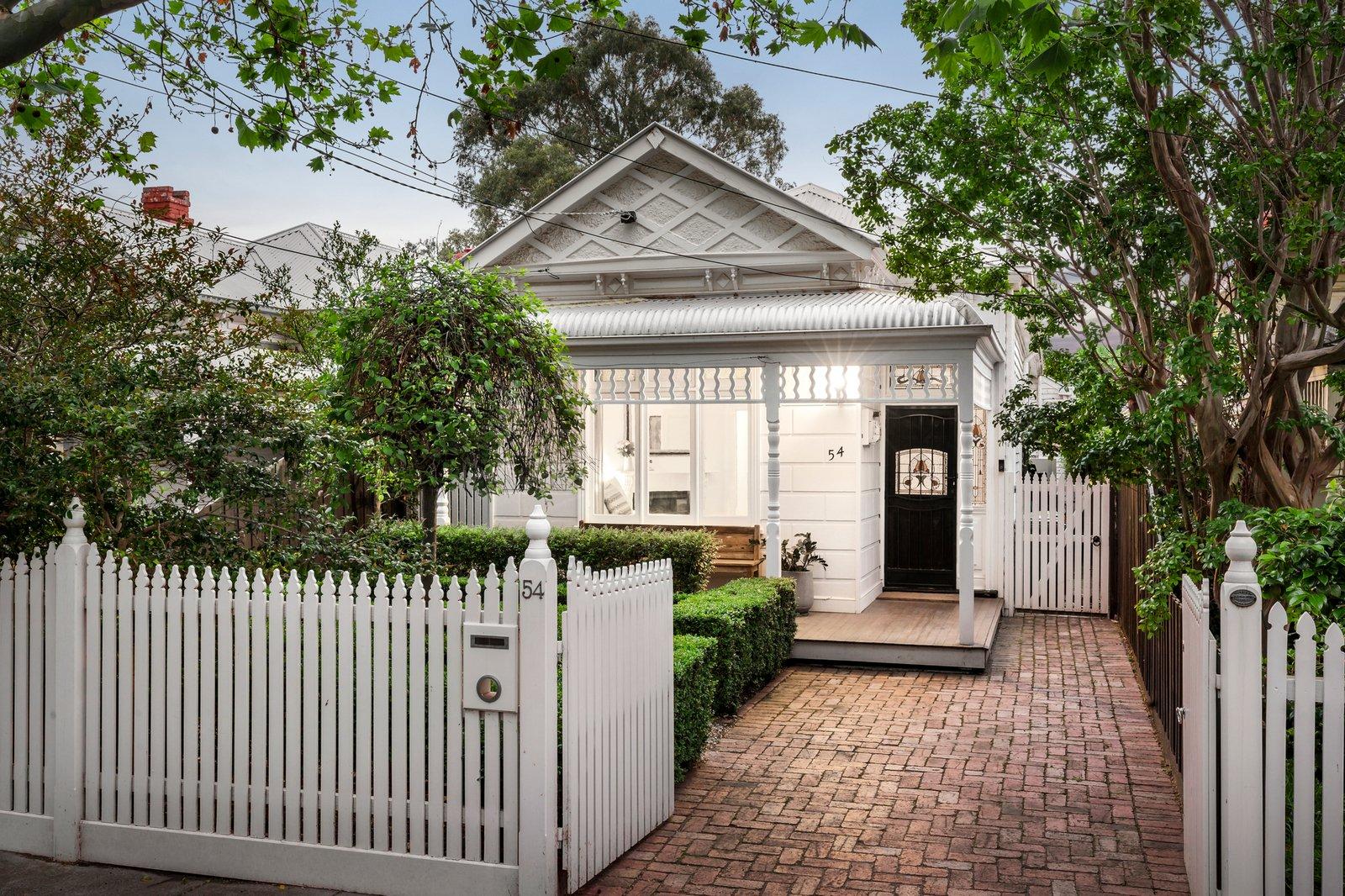 54 Emo Road, Malvern East, 3145