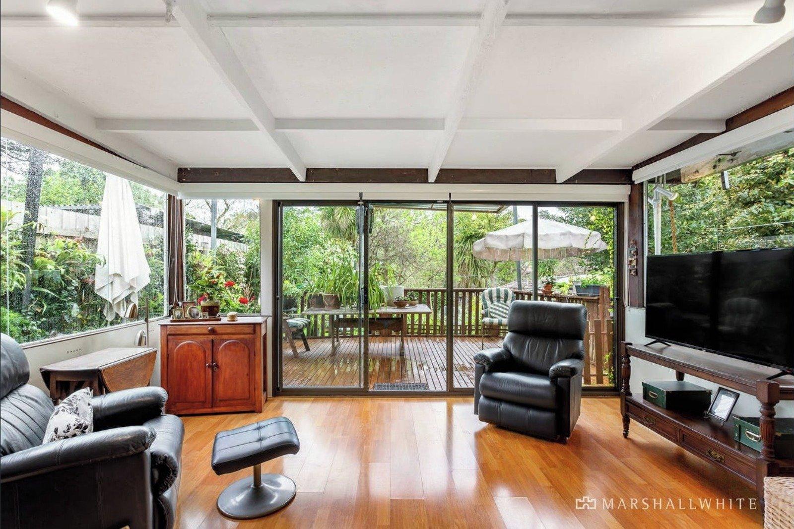 56 Swayfield Road, Mount Waverley, 3149
