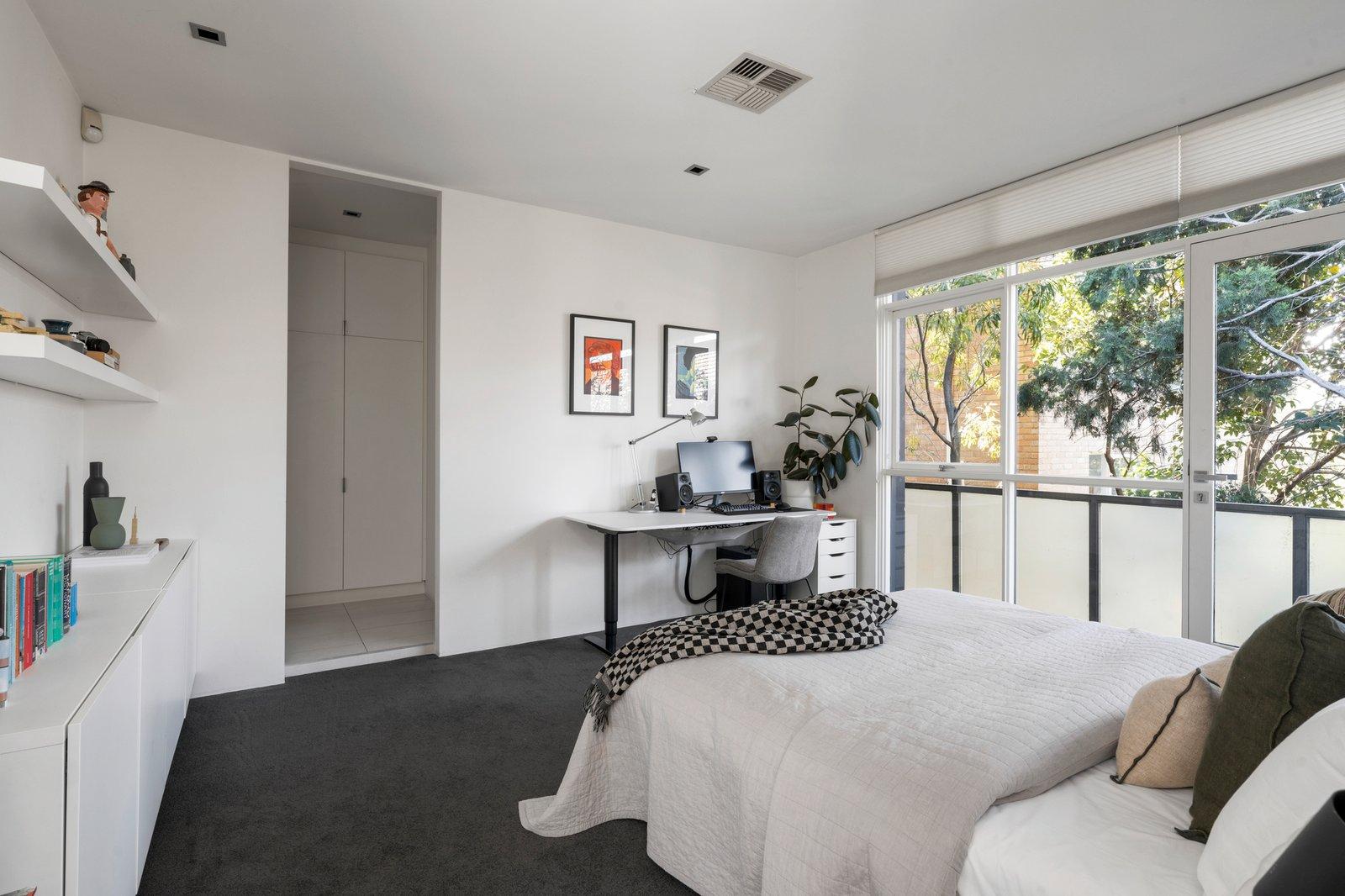5a Torresdale Road, Toorak, 3142