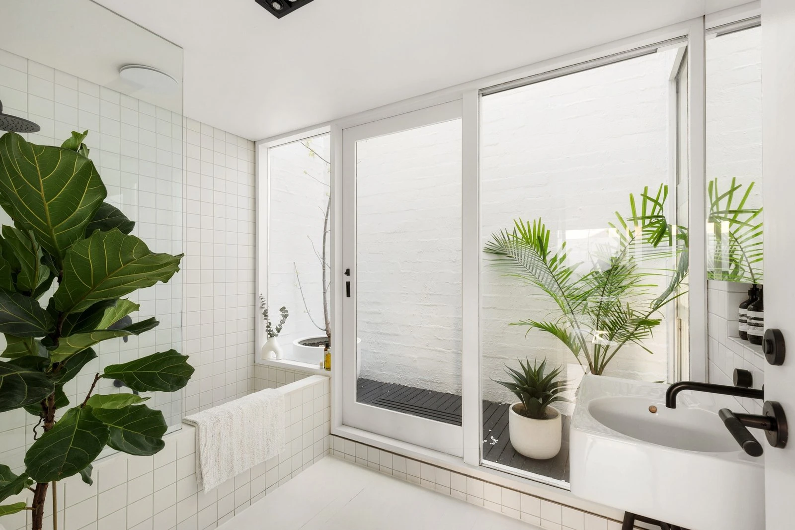 6 Emerald Way, South Melbourne, 3205