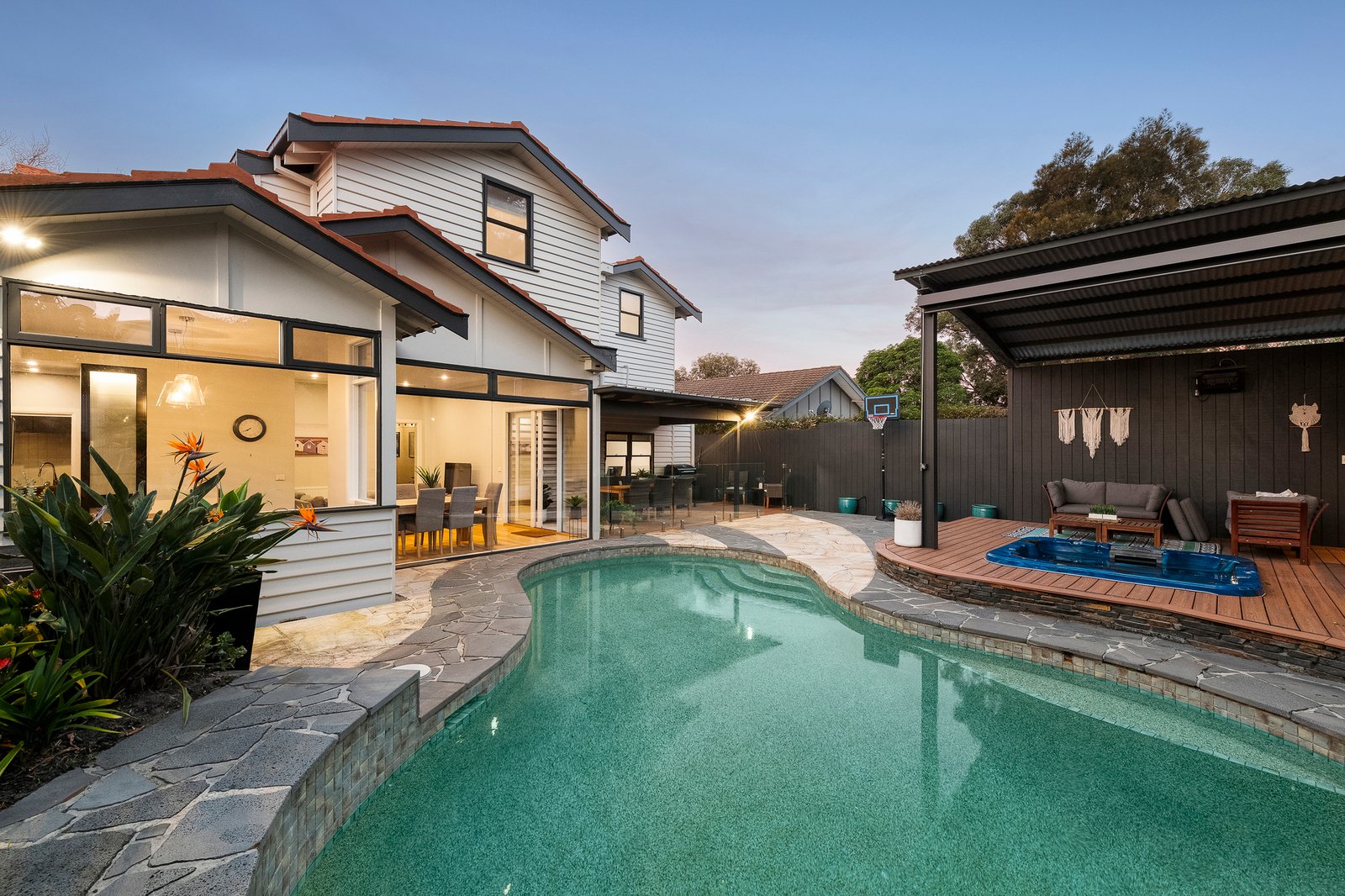 6 Iona Avenue, Brighton, 3186