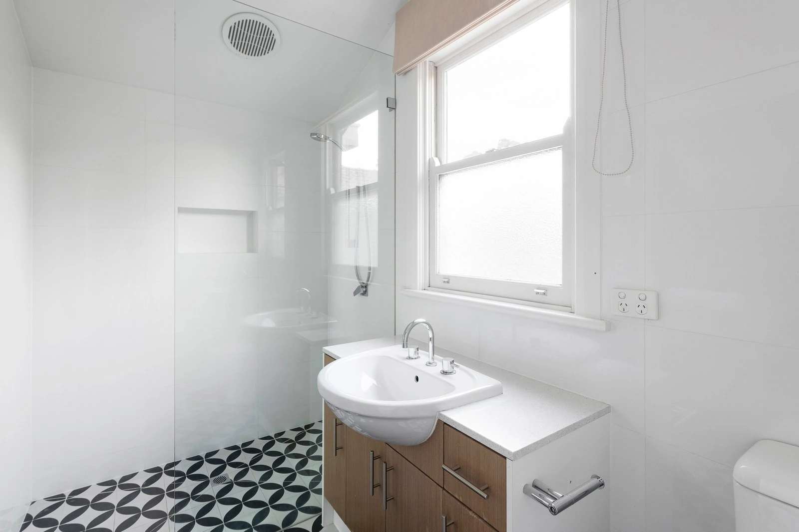 6 Iona Avenue, Brighton, 3186