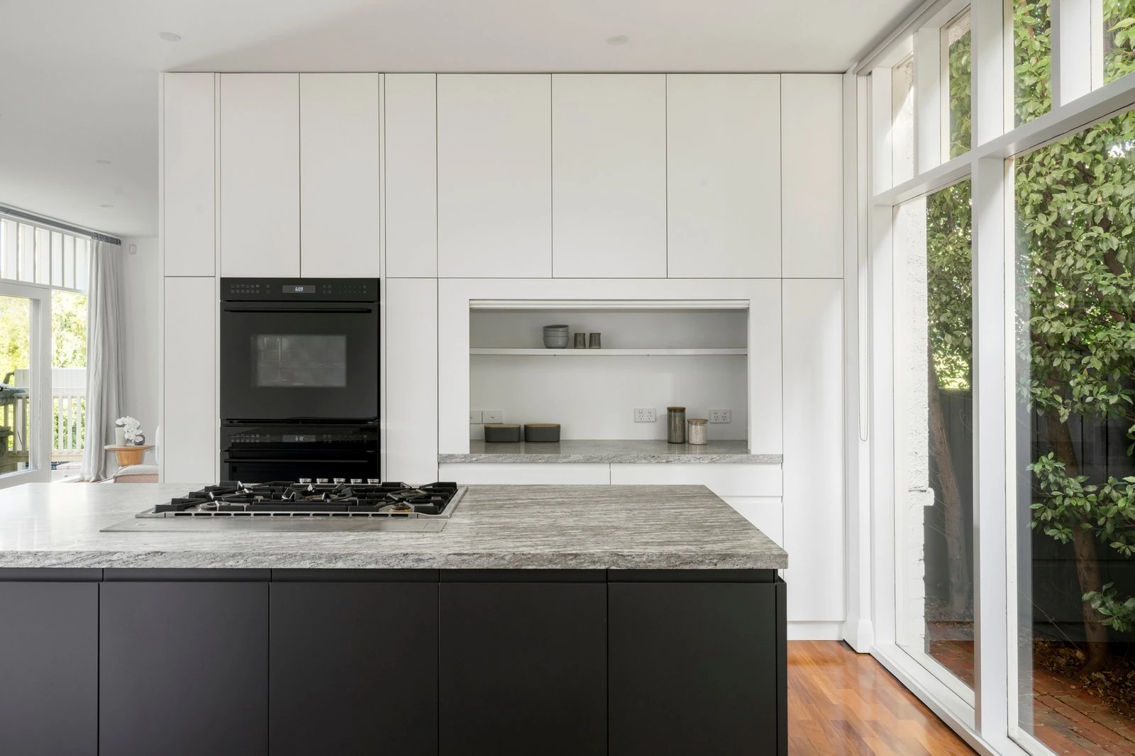6 Macquarie Road, Toorak, 3142
