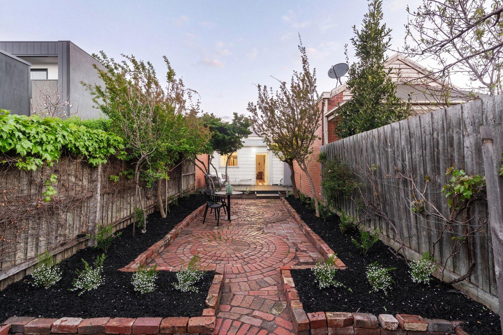 6 Merton Place, Albert Park, 3206