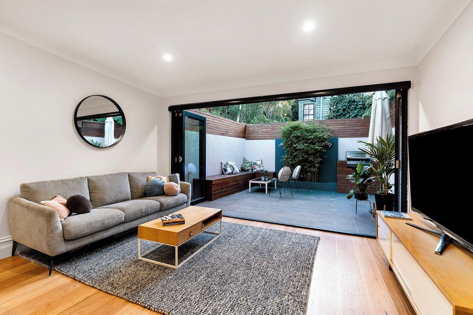 6 Napier Place, South Melbourne, 3205