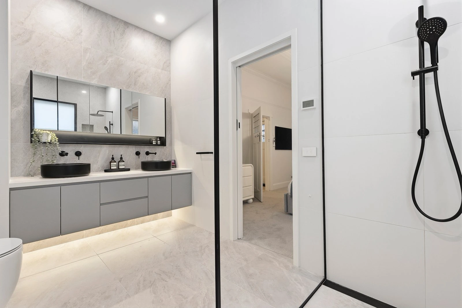 6 Through Road, Camberwell, 3124