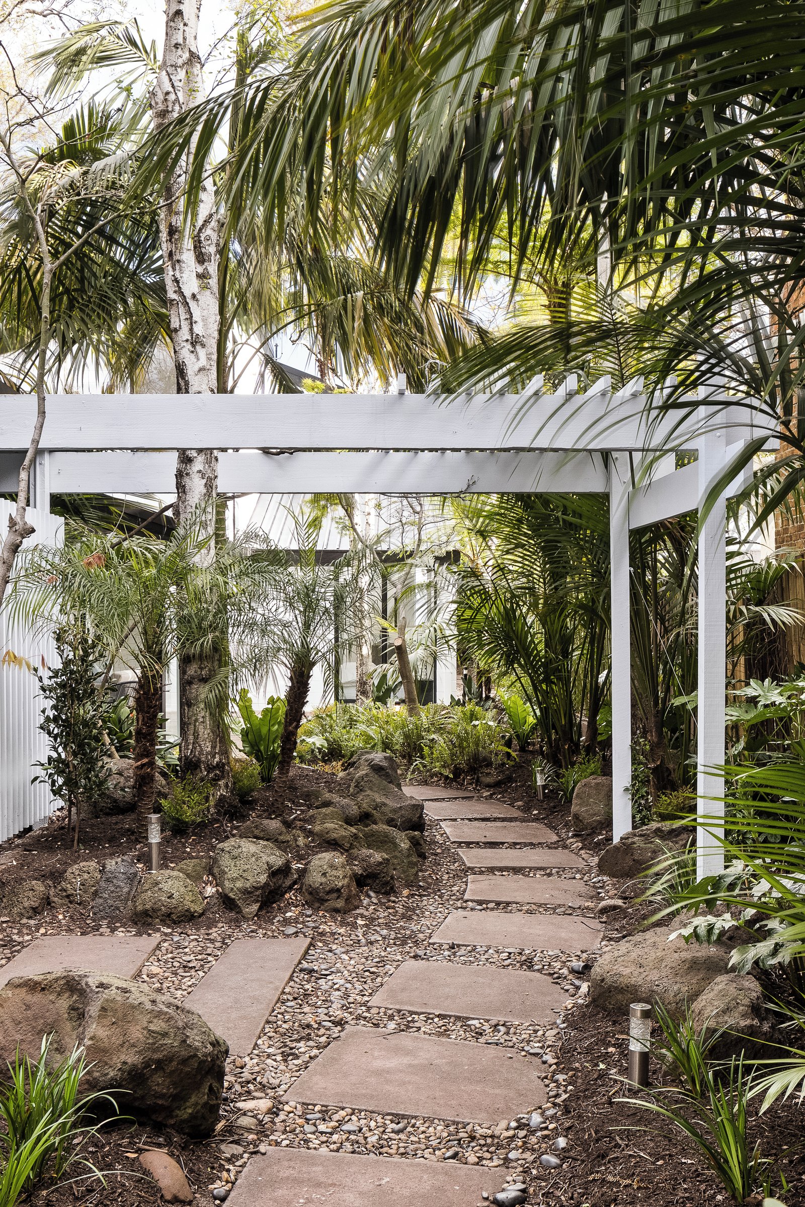 6 Woodside Crescent, Toorak, 3142
