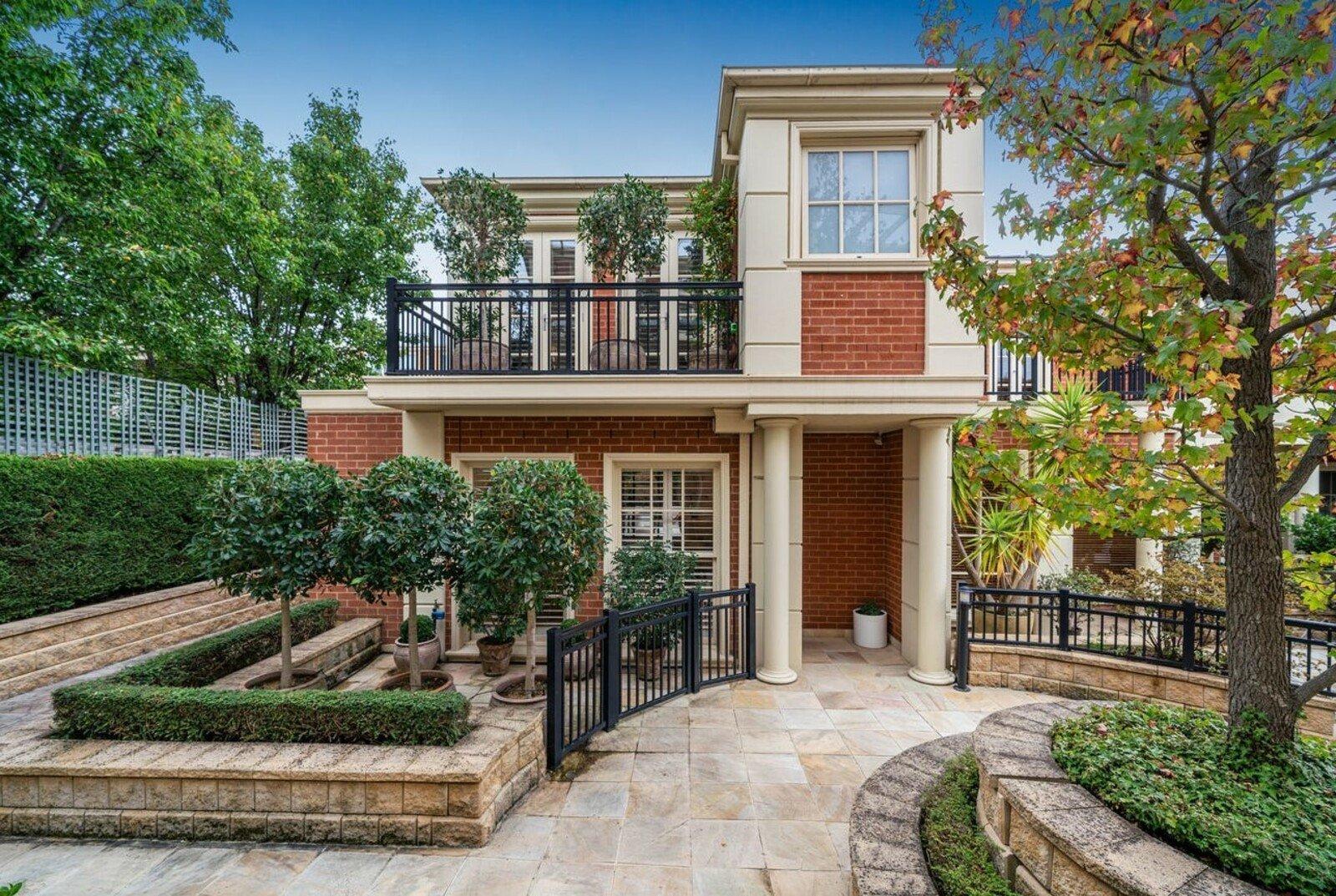 6/10 Lalbert Crescent, Prahran, 3181