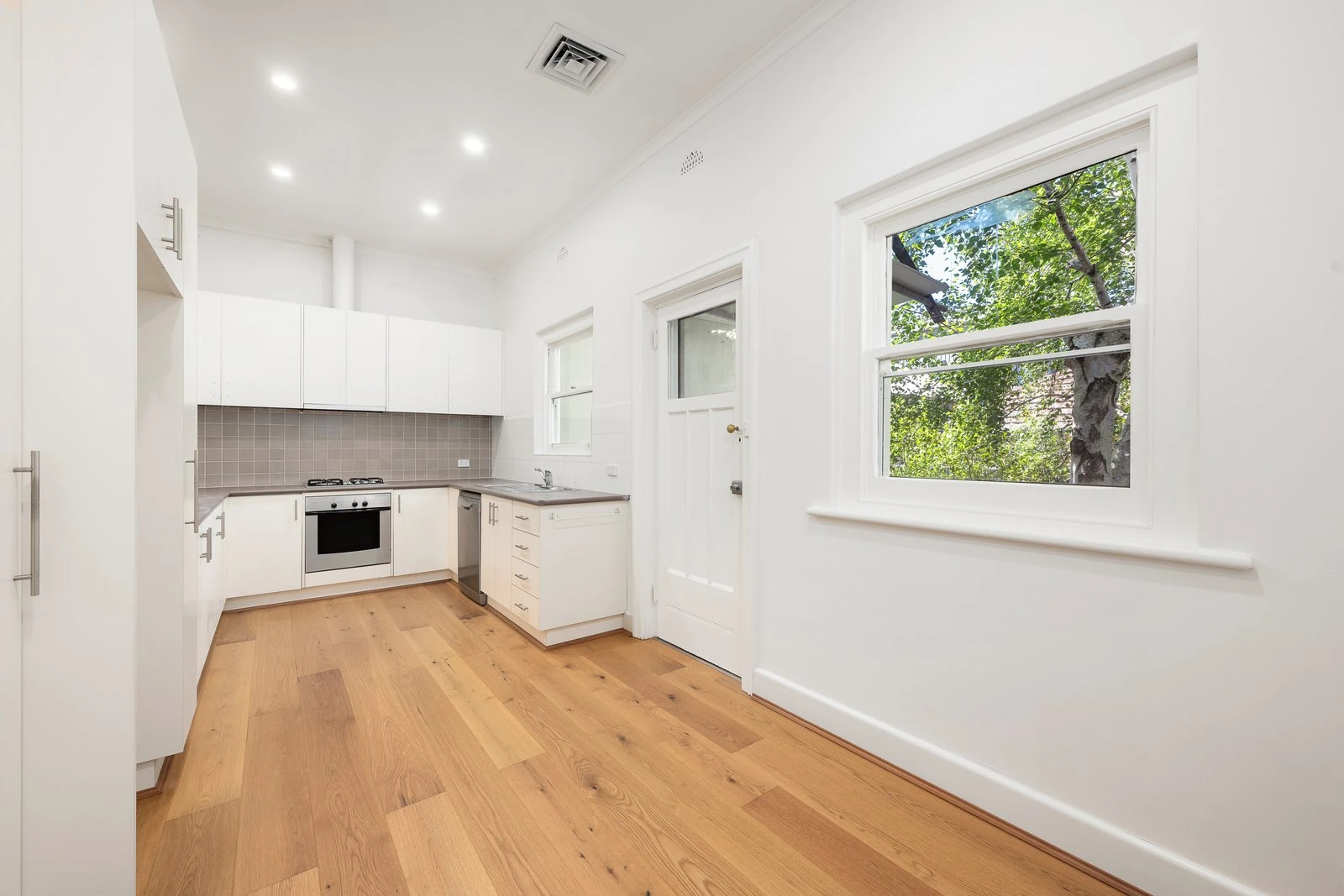 6/14 Trawalla Avenue, Toorak, 3142