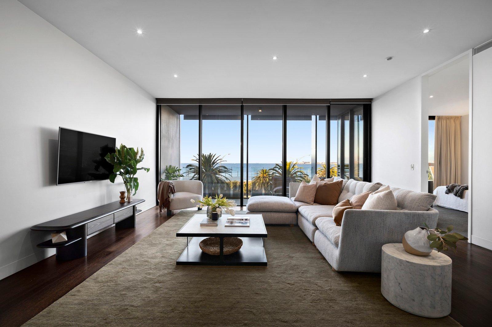 6/2 Esplanade East, Port Melbourne, 3207